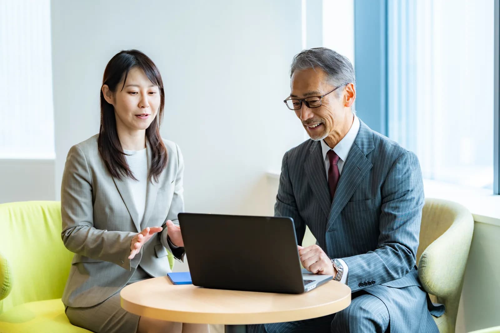2人のビジネスマン(共有持分に関する記事のイメージ)