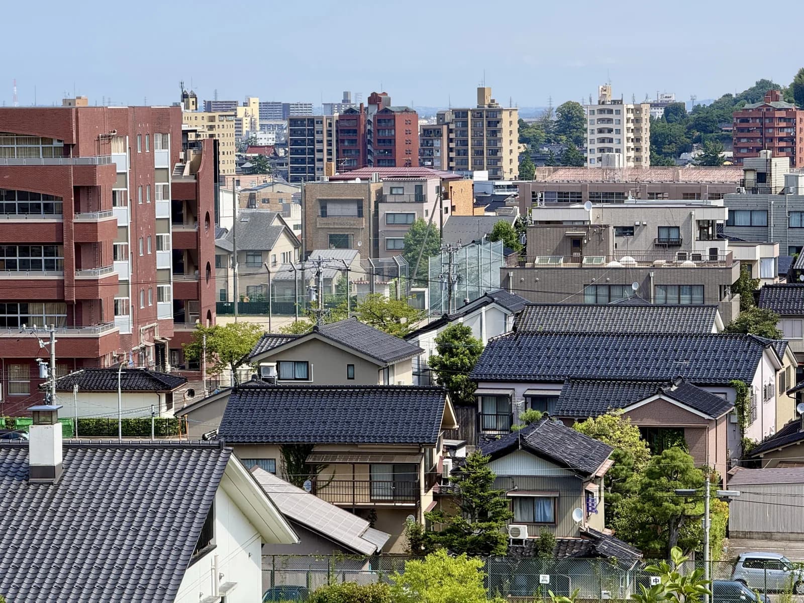 上から見た金沢の市街地 (再建築不可・接道に関する記事のイメージ)