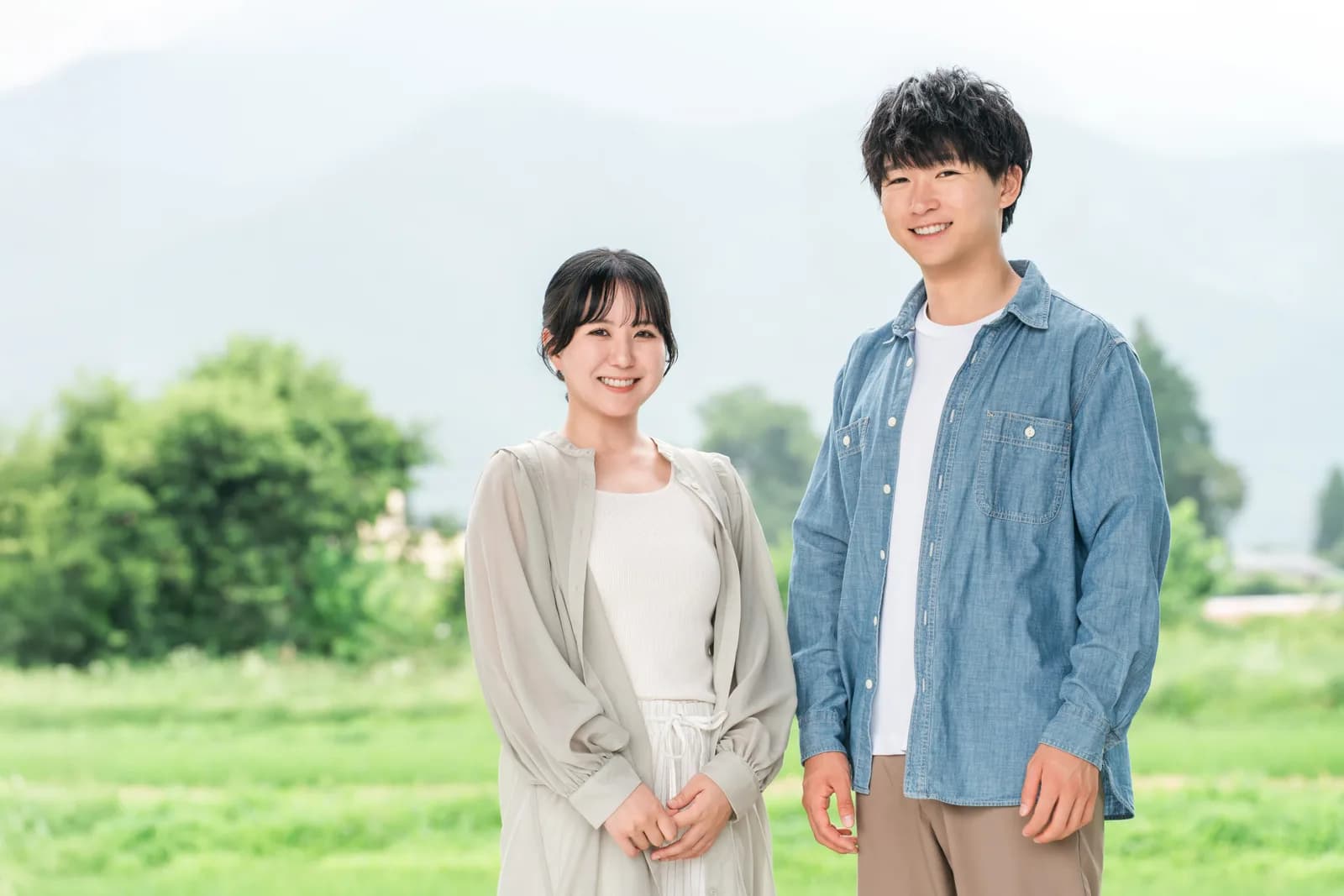 田舎暮らし、移住、移住支援イメージ、夫婦(不動産買取業者に関する記事のイメージ)