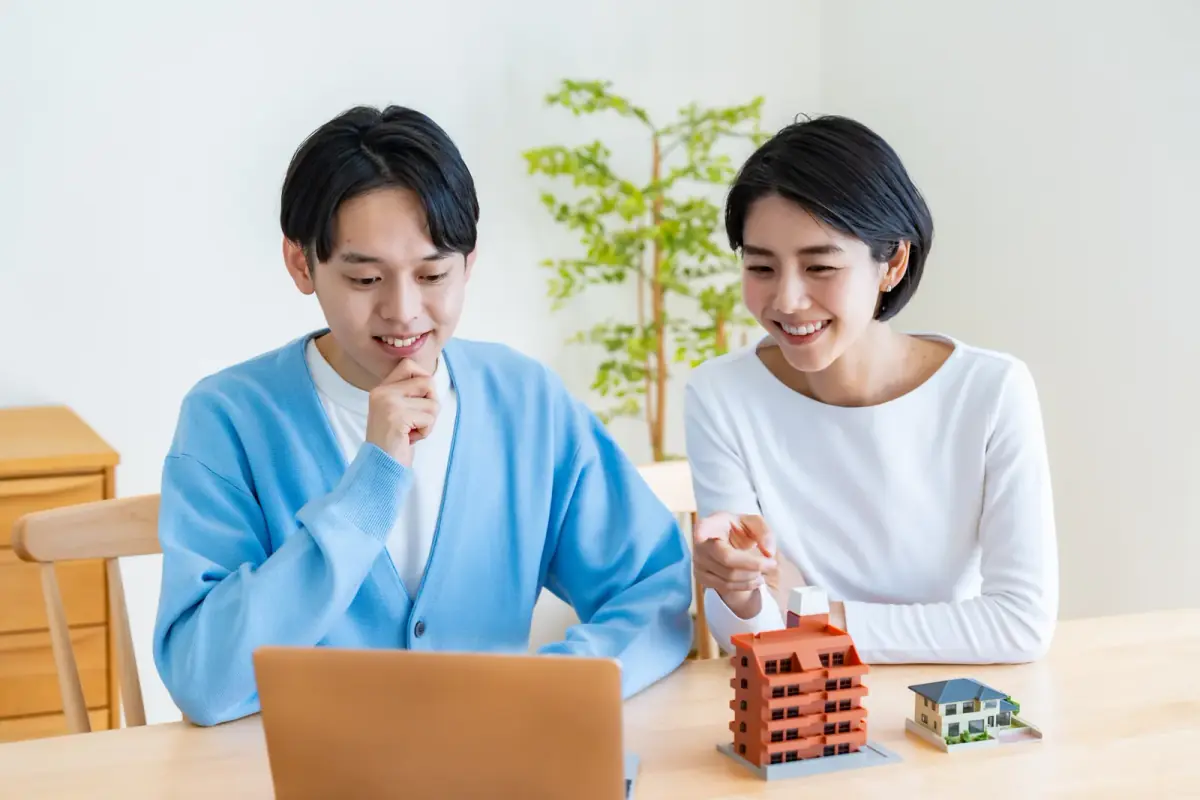 家を探すカップル（共有持分に関する記事のイメージ）