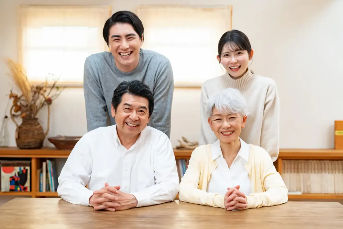 笑顔の親子(相続・登記に関する記事のイメージ)