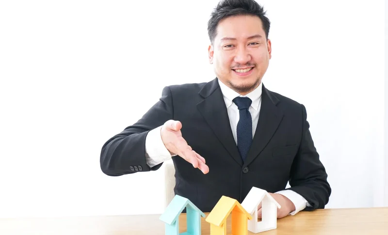 不動産会社のビジネスマン（不動産買取業者に関する記事のイメージ）