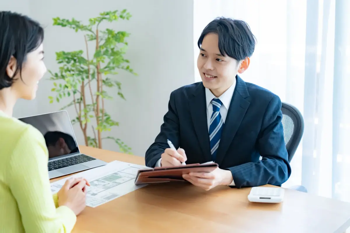 不動産営業マン(相続・登記に関する記事のイメージ)